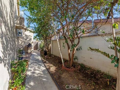 605 N La Reina  , Anaheim, CA