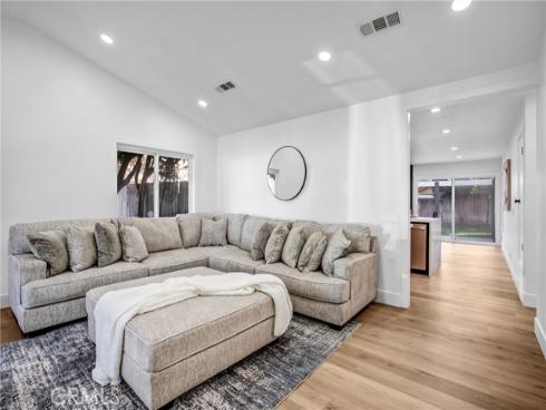 4568 E Meadowhill   Avenue, Anaheim, CA