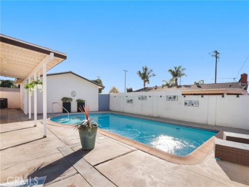 1313 N Crestlane   Place, Anaheim, CA