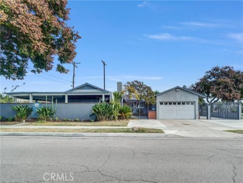 2131 W. Niobe Avenue