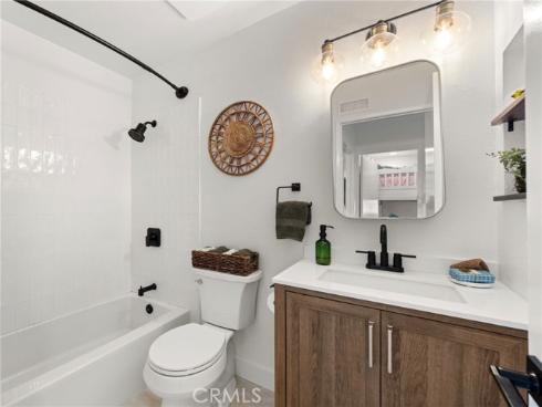 1760 N Oak Knoll  B , Anaheim, CA