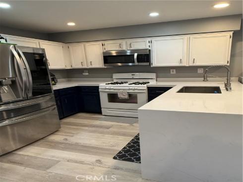 406 E Center  , Anaheim, CA