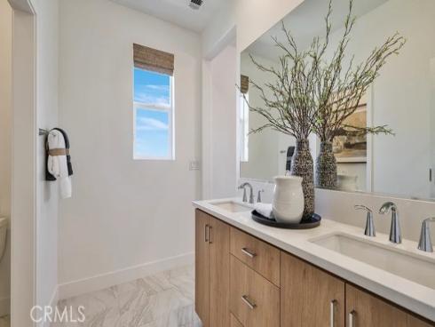 1750 E Park 18 Street, Anaheim, CA