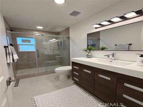 1804 E South , Anaheim, CA