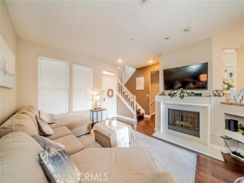 549 W Summerfield , Anaheim, CA