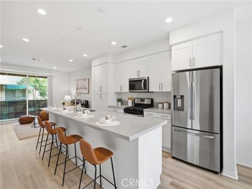 677 S District  , Anaheim, CA