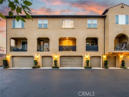 677 S District  , Anaheim, CA