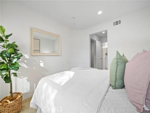 677 S District  , Anaheim, CA