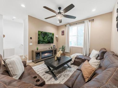 707 S Mosaic St , Anaheim, CA