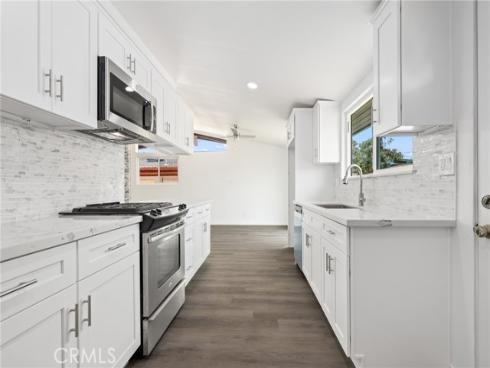 930 S Emerald Street, Anaheim, CA