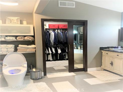 2512 W Halfmoon  , Anaheim, CA