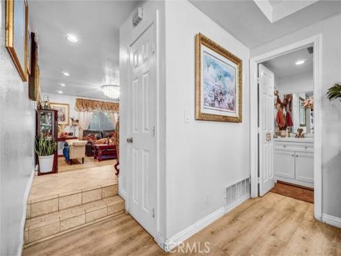 1341 S Pembrooke Lane, Anaheim, CA