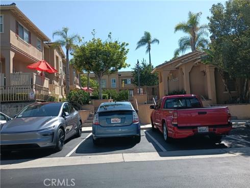 335 W Summerfield  , Anaheim, CA