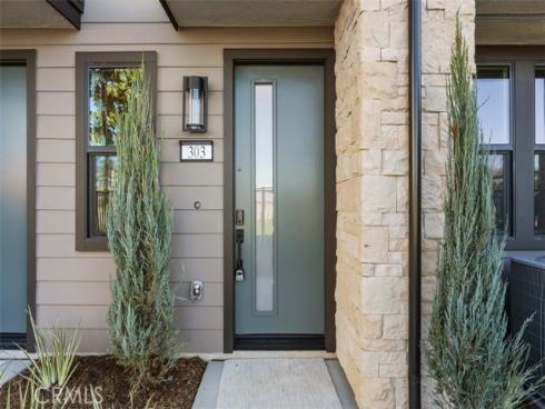 109 S Laxore Street 303