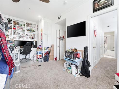 381 S Henning Way, Anaheim, CA