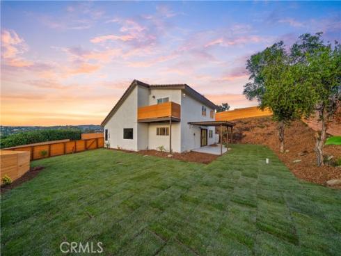 100 S Saddleback , Anaheim, CA