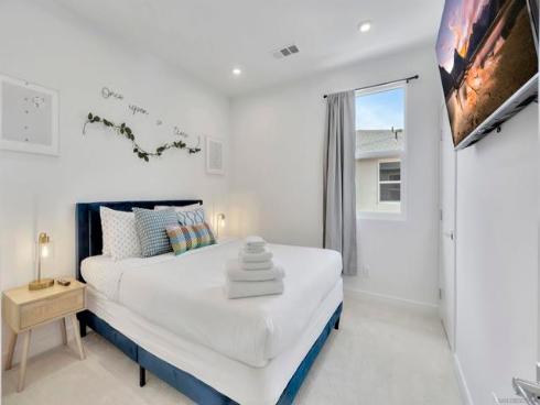 1531 W Bushell St , Anaheim, CA