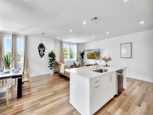 1531 W Bushell St , Anaheim, CA