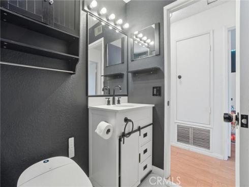 933 S Downey  20 , Anaheim, CA