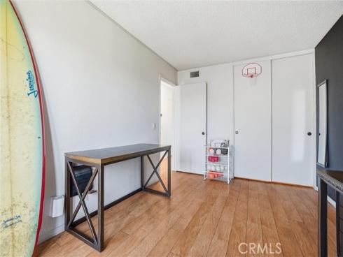 933 S Downey  20 , Anaheim, CA