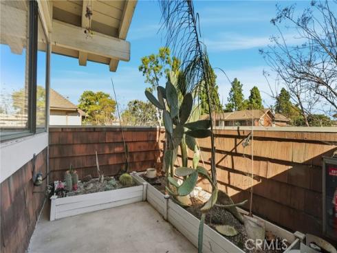 933 S Downey  20 , Anaheim, CA