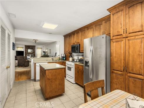 1071 S Avocado Way, Anaheim, CA