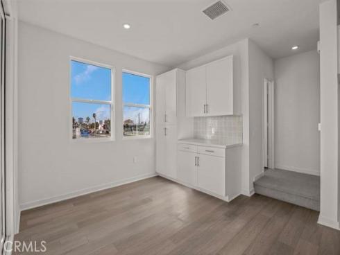 107 S. Laxore 408 , Anaheim, CA