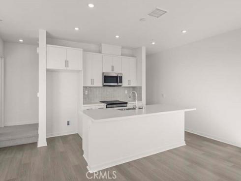 107 S. Laxore 408 , Anaheim, CA