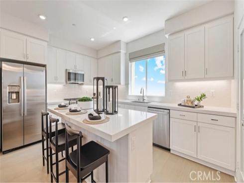 1730 E Park 16 Street, Anaheim, CA