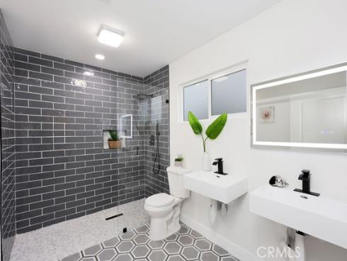 916 N West , Anaheim, CA