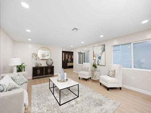 916 N West , Anaheim, CA