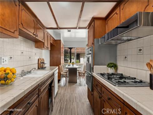 2011 W Katella 3 , Anaheim, CA