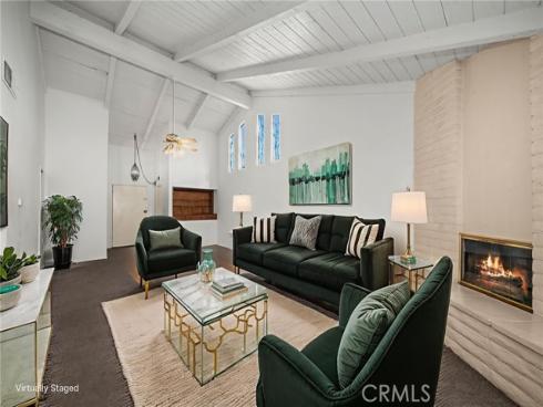 2011 W Katella 3 , Anaheim, CA