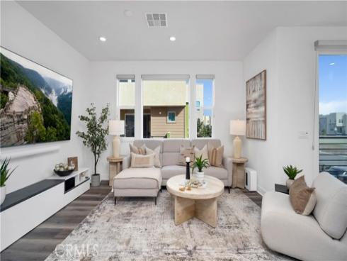 1669 W Lincoln 102 Avenue, Anaheim, CA