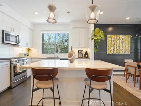 820 E. Santa Ana Street