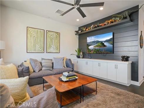 820 E Santa Ana   Street, Anaheim, CA