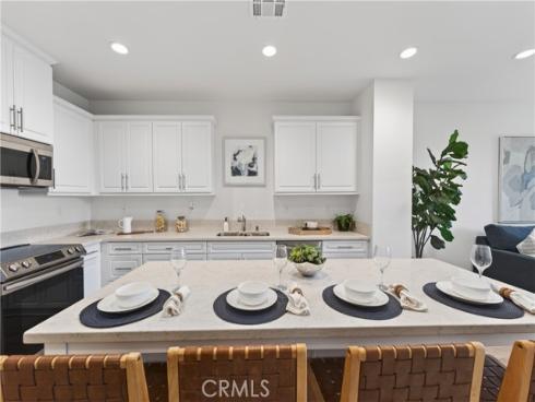 1093 N. Harbor Boulevard