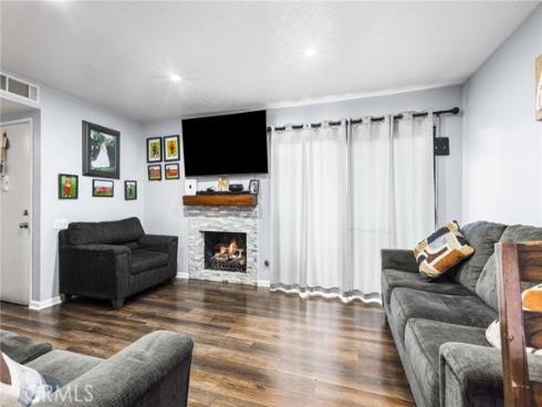 1381 S Walnut  2105 , Anaheim, CA