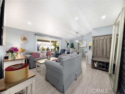 703 N Roanne  , Anaheim, CA