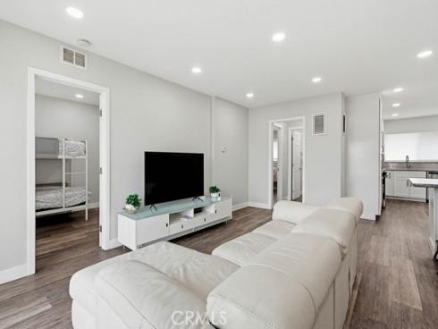 1860 W Glenoaks  L , Anaheim, CA