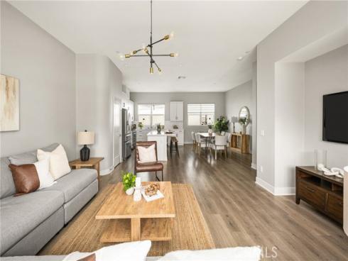 955 E Mason  80 , Anaheim, CA