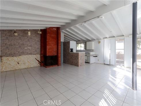 9682  Hillview  , Anaheim, CA