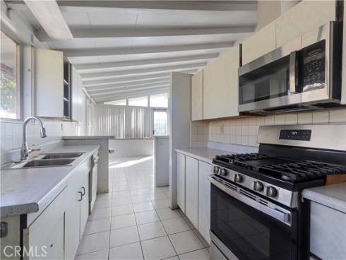 9682  Hillview  , Anaheim, CA