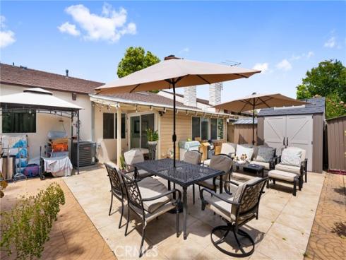 2011 W Katella  , Anaheim, CA