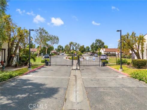 2011 W Katella  , Anaheim, CA