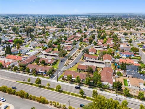 2011 W Katella  , Anaheim, CA