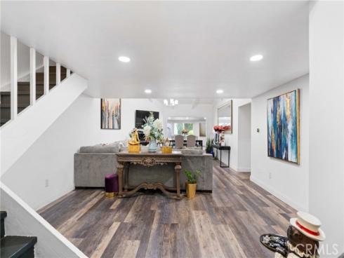 2011 W Katella  , Anaheim, CA