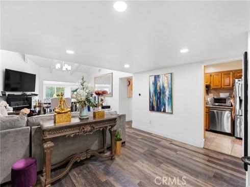 2011 W Katella  , Anaheim, CA