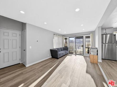 282 S Seneca  CI49  Circle, Anaheim, CA