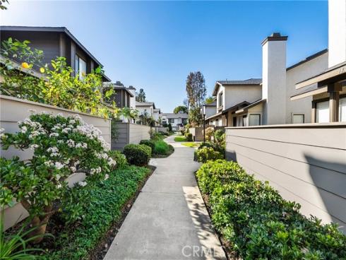 1955 W Clipper  , Anaheim, CA